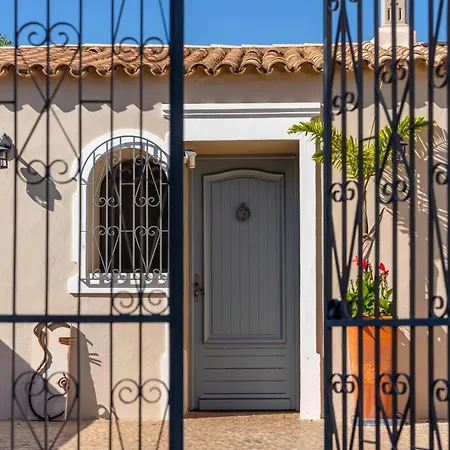 The Quinta Retreat Portugal, August 29- 3rd September 2025 Yoga & Sound Therapies 5 Day Retreat Message For Itinerary Venkovský dům *