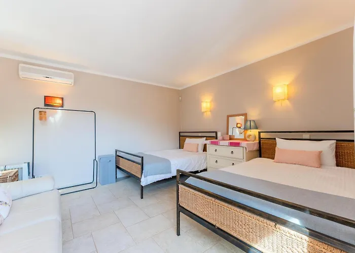 カントリーハウス The Quinta Retreat Algarve Available To Facilitators Yoga & Sound Therapies, Massage Mindfulness アルマンシル