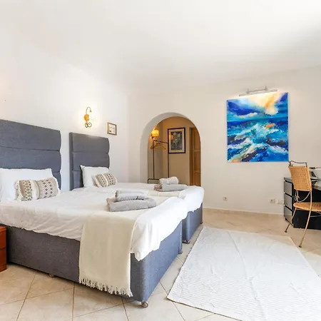 The Quinta Retreat Portugal, August 29- 3rd September 2025 Yoga & Sound Therapies 5 Day Retreat Message For Itinerary Venkovský dům Almancil